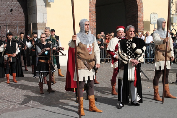 Apertura Porta Santa Maria - www.luccacitta.net