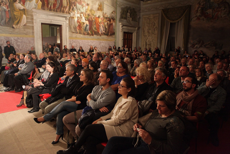 il-pubblico-in-Sala-Ademollo---Palazzo-Ducale---12-ott-13.jpg
