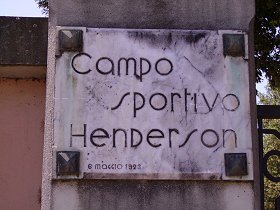 targa-campo-sportivo-henderson.jpg