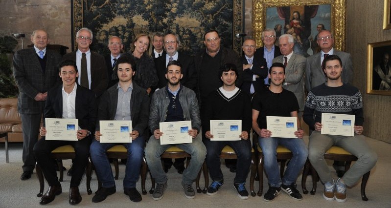 Gli-studenti-premiati.JPG