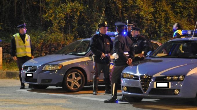 polizia-notte-strada.jpg