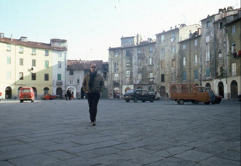 002-Peter-Zadek-1983-in-piazza-anfiteatro.jpg