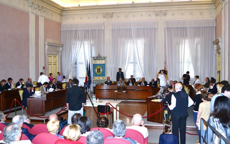 Consiglio-provinciale-sala.jpg