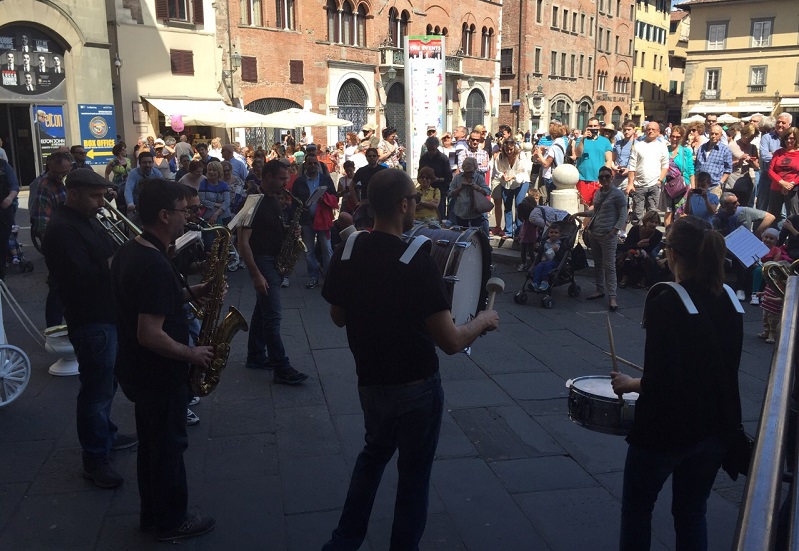 street-band-piazza-san-michele.jpg